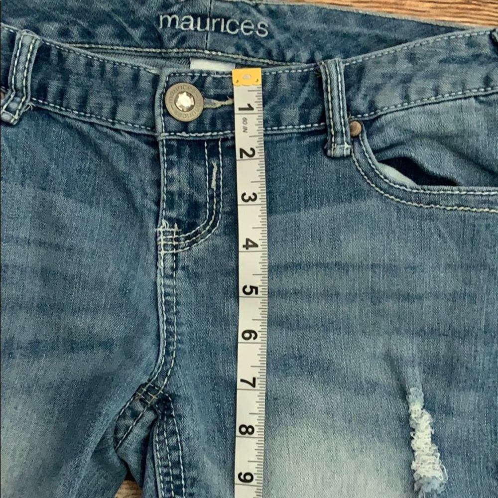 Maurices Distressed Denim Capris - Picture 3 of 6